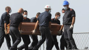غرق في الحادث أكثر من 360 مهاجرا قبالة جزيرة لامبيدوسا