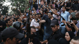 أعرب وزير الداخلية المصري عن احباطه من عدم اعتراف الغرب باستخدام أنصار مرسي للعنف