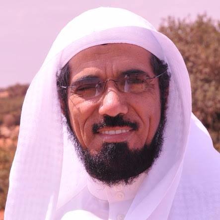 سلمان العودة المعتقل فى السعودية على تغردة دعا فيها الى التوافق بين الإخوة فى الخليج مع الشقيقة قطر